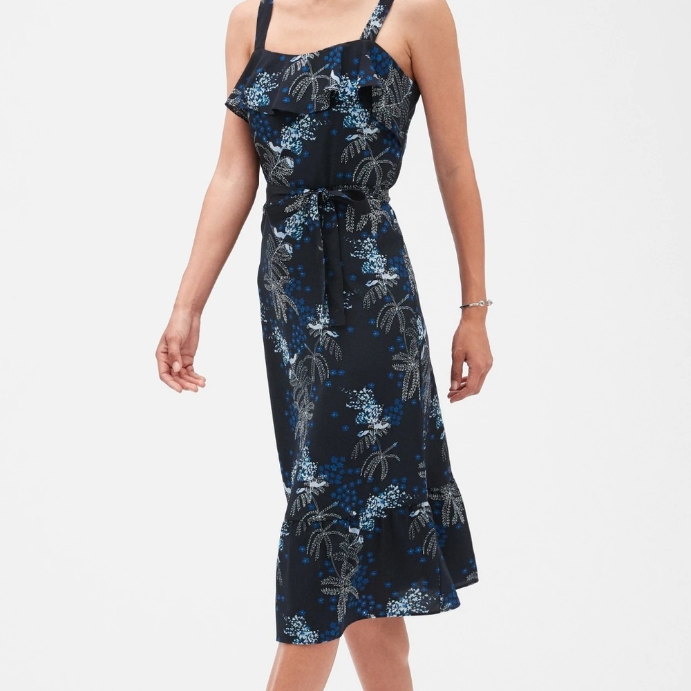 NWT Banana Republic
Florl Print Strap Dress - Navy